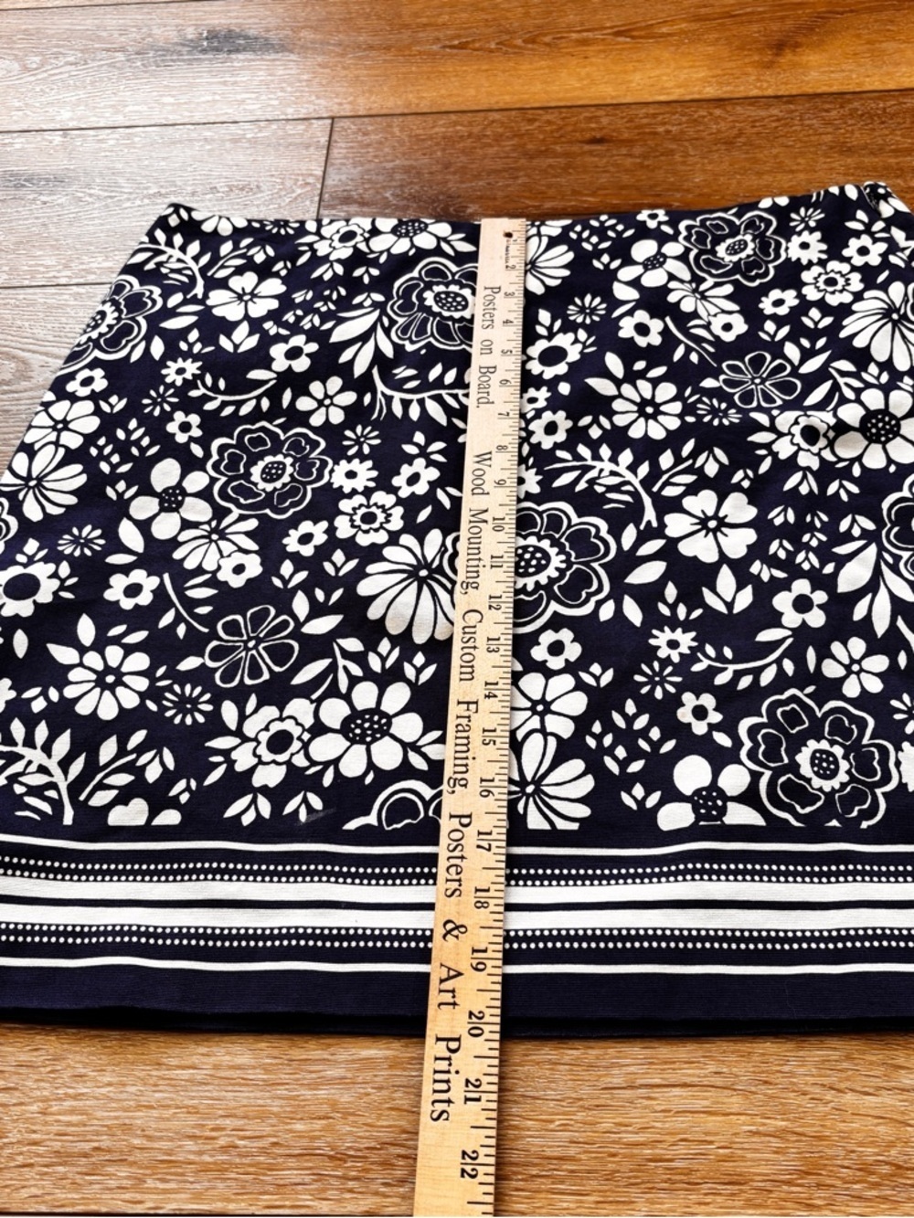 Talbots Size 16p Mini Skirt Comfort Stretch Navy and White Floral Print Preppy - Picture 6 of 10